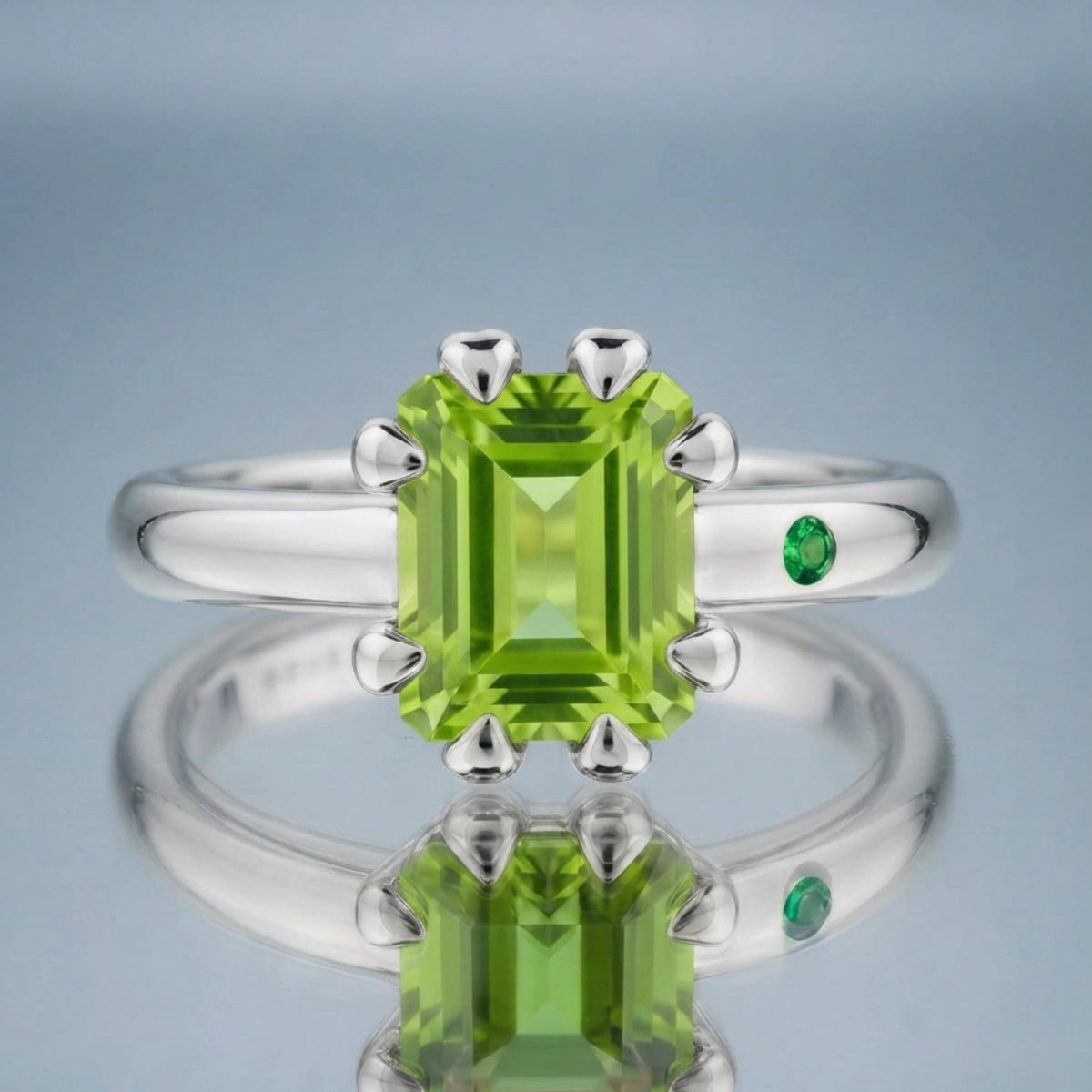 PERIDOT RING