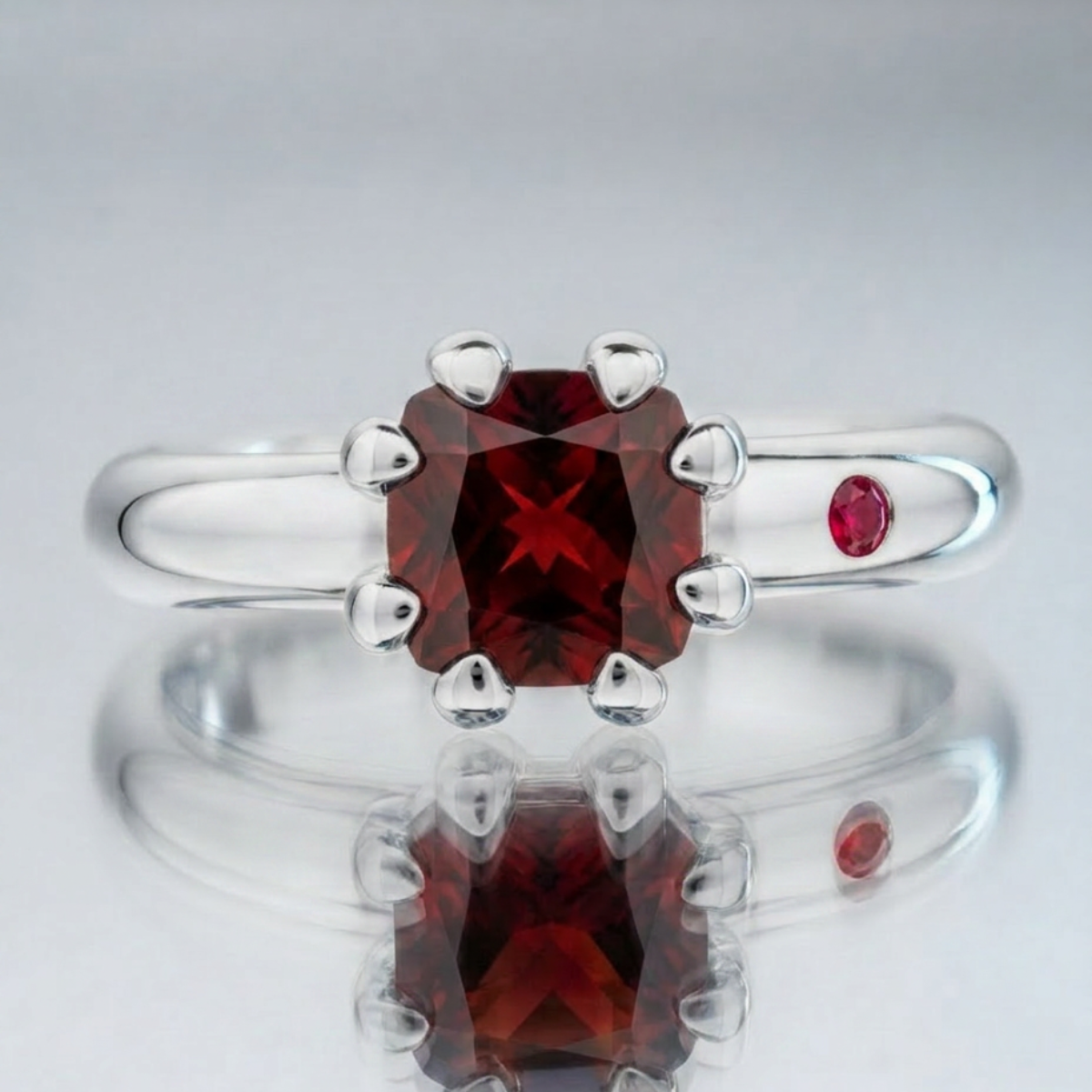GARNET RING