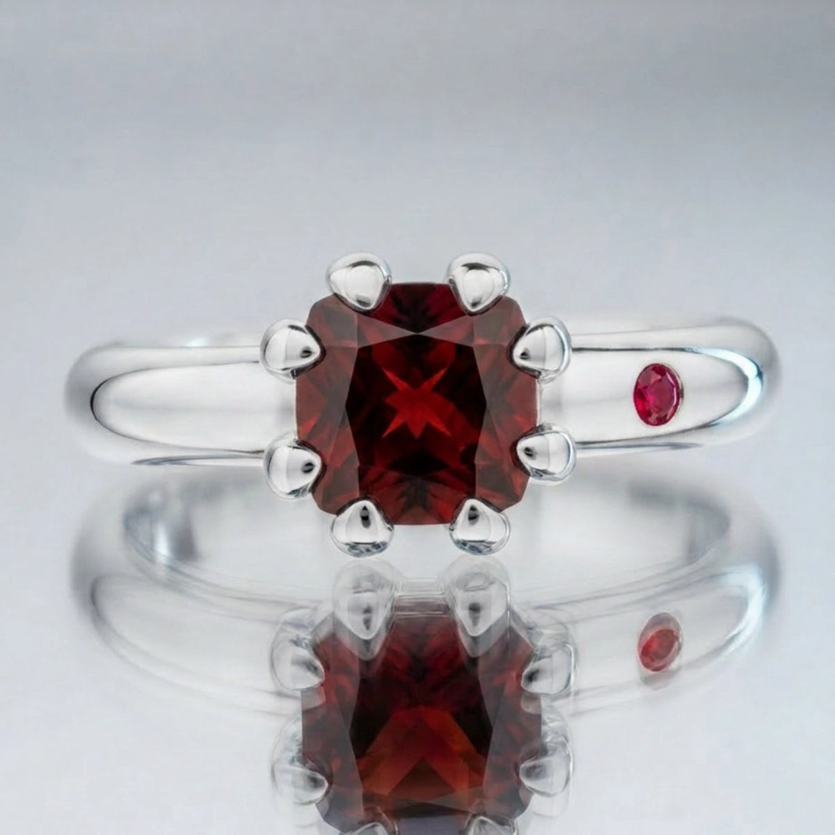 GARNET RING