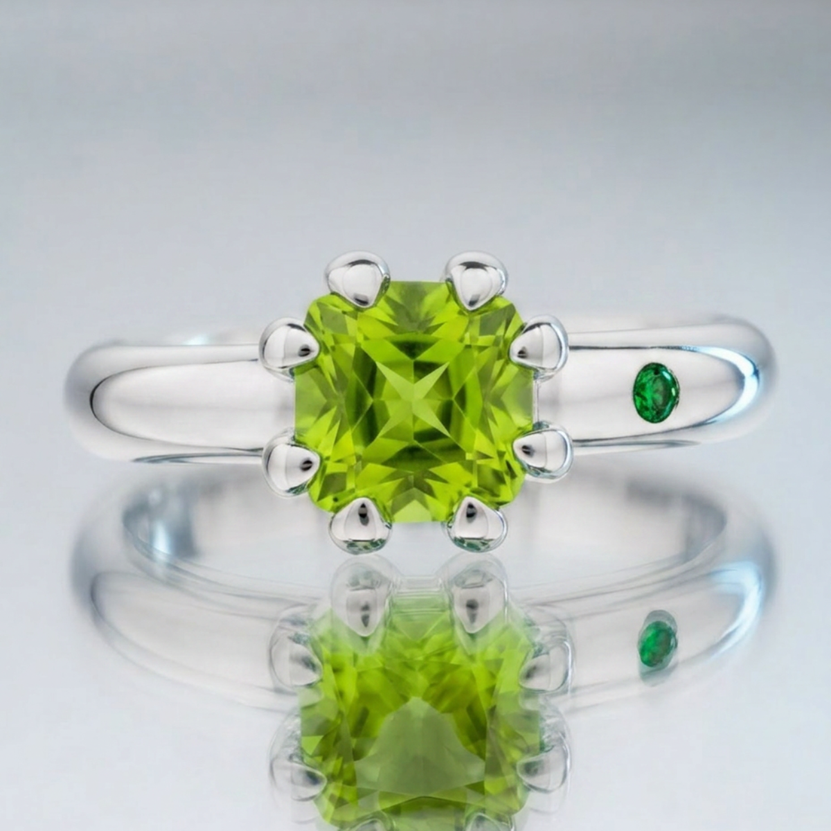 PERIDOT RING