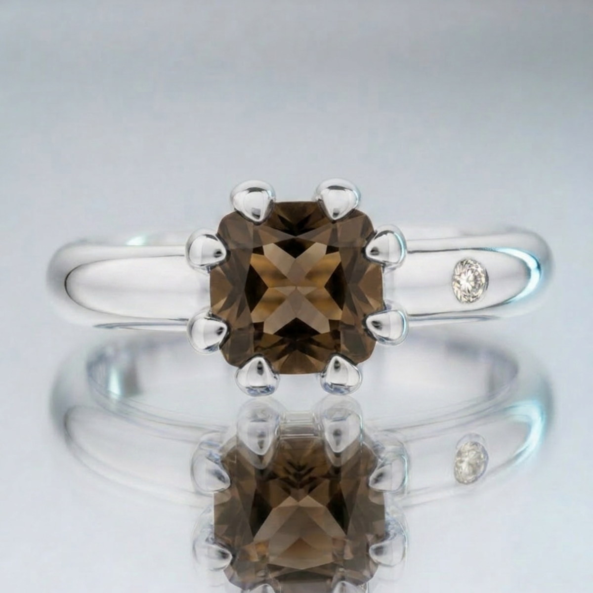 FUMÉ QUARTZ RING