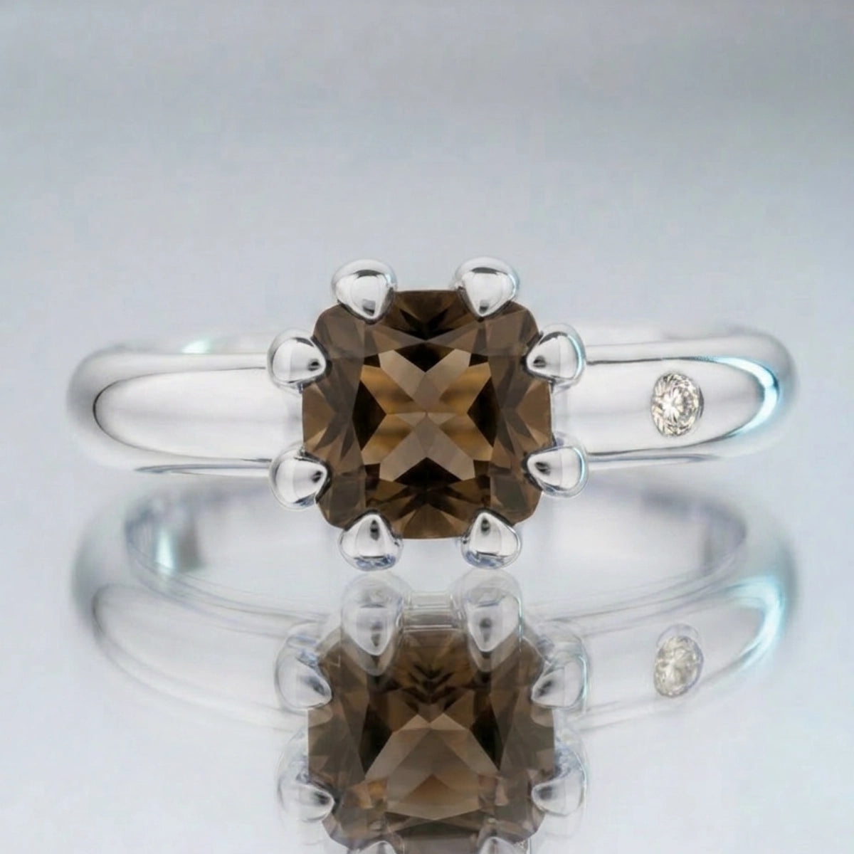 FUMÉ QUARTZ RING