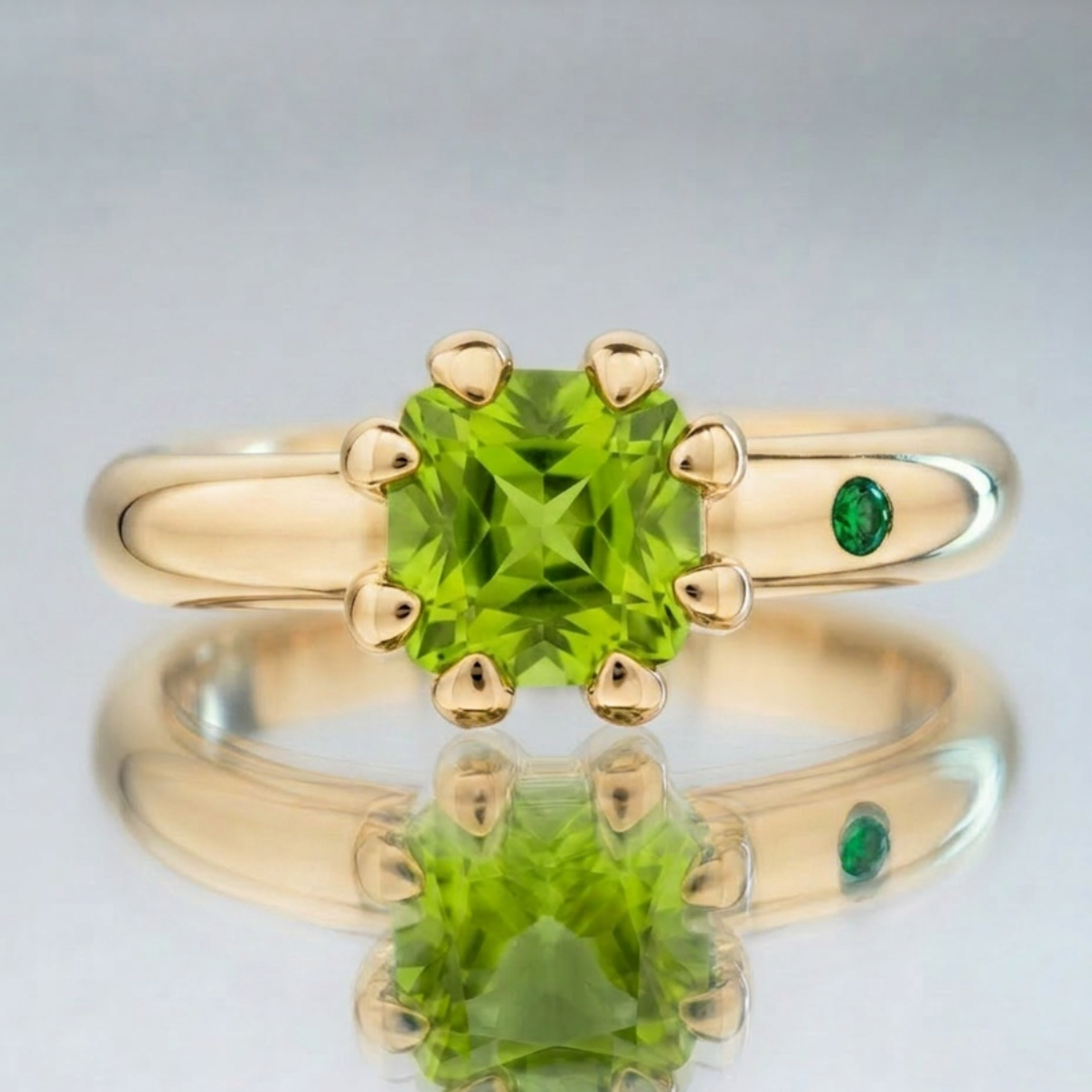 PERIDOT RING