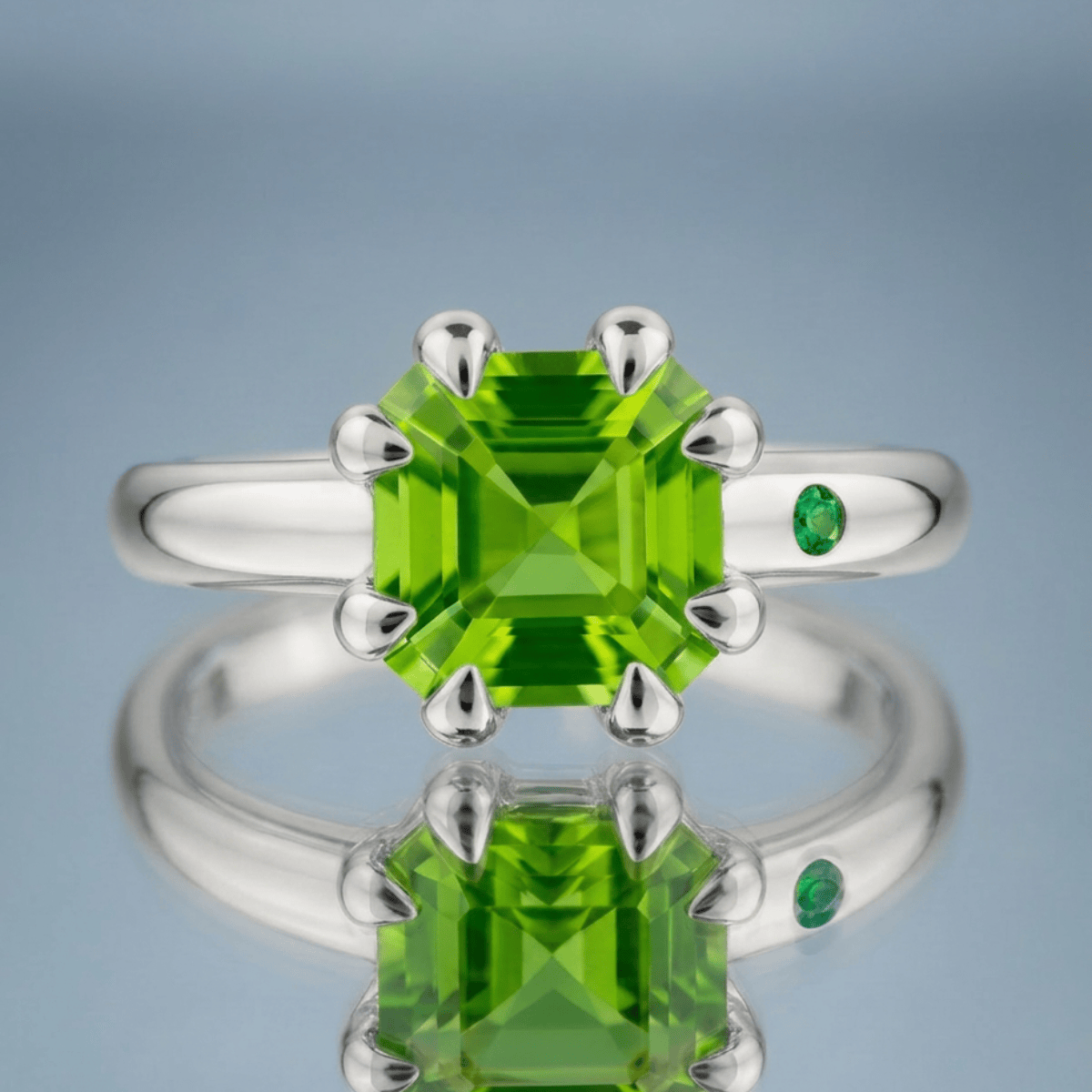 PERIDOT RING