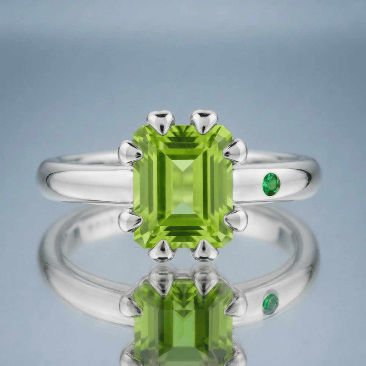 PERIDOT RING