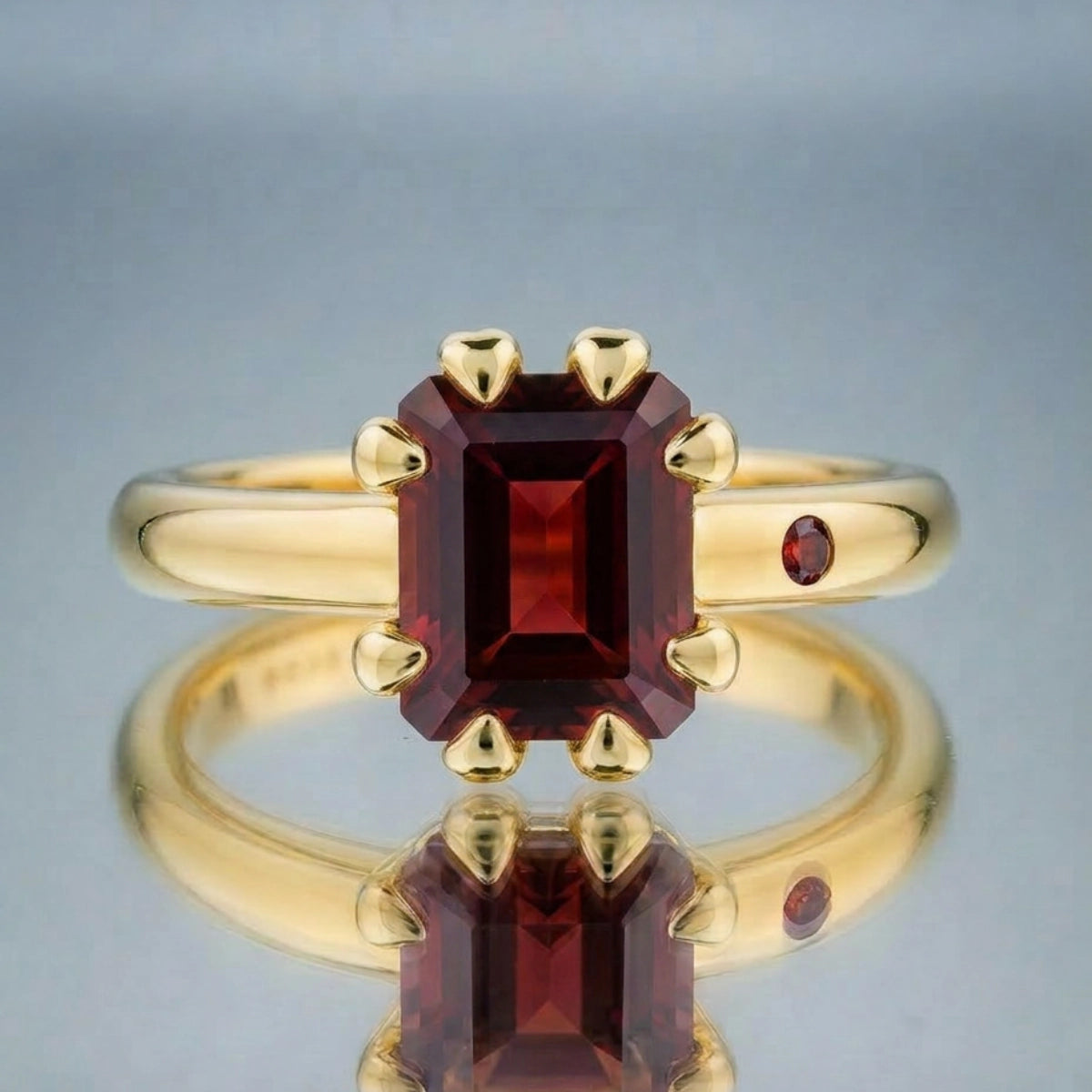 GARNET RING