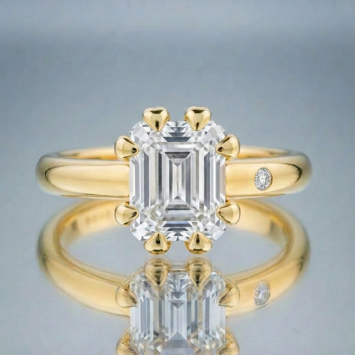 WHITE TOPAZ RING