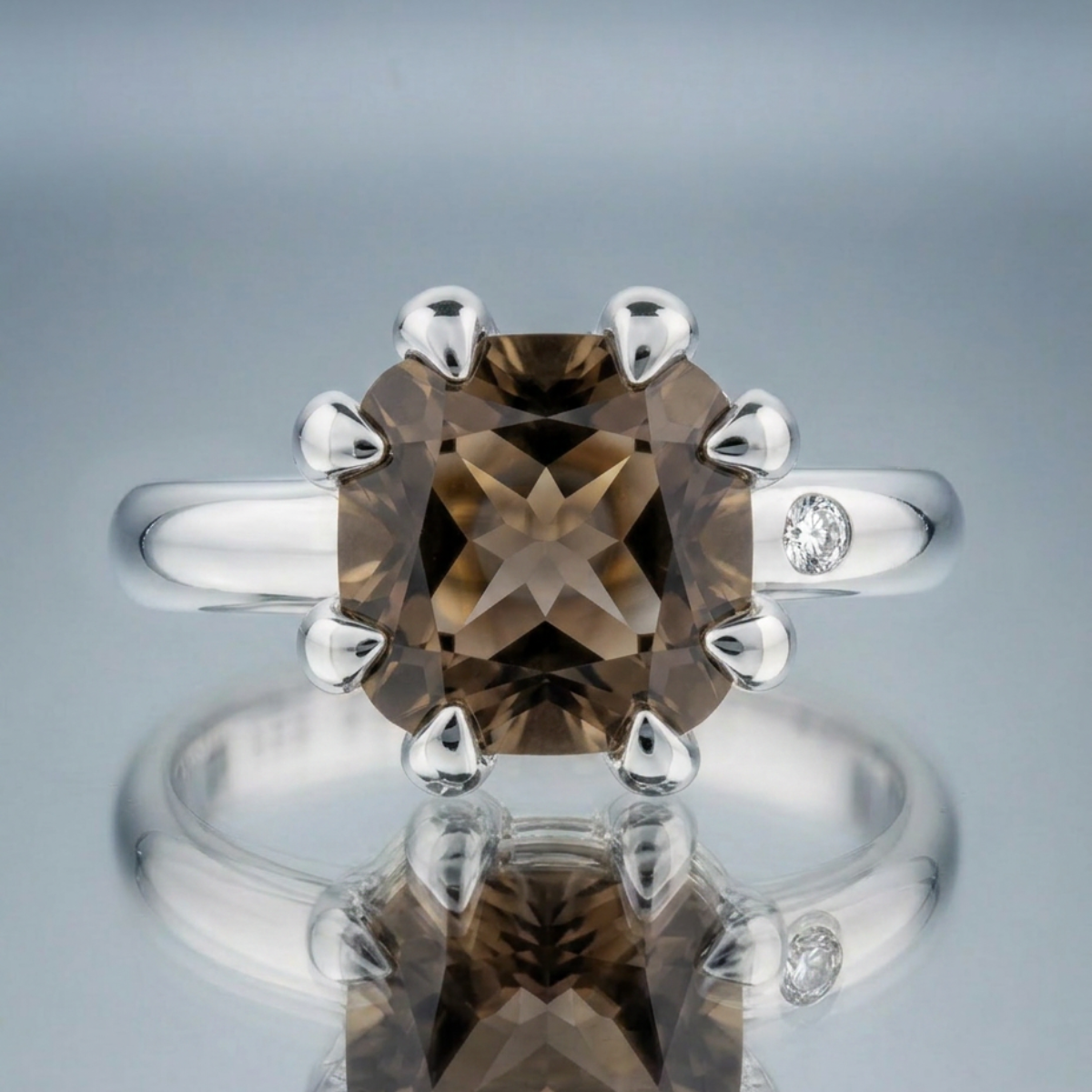 FUMÉ QUARTZ RING