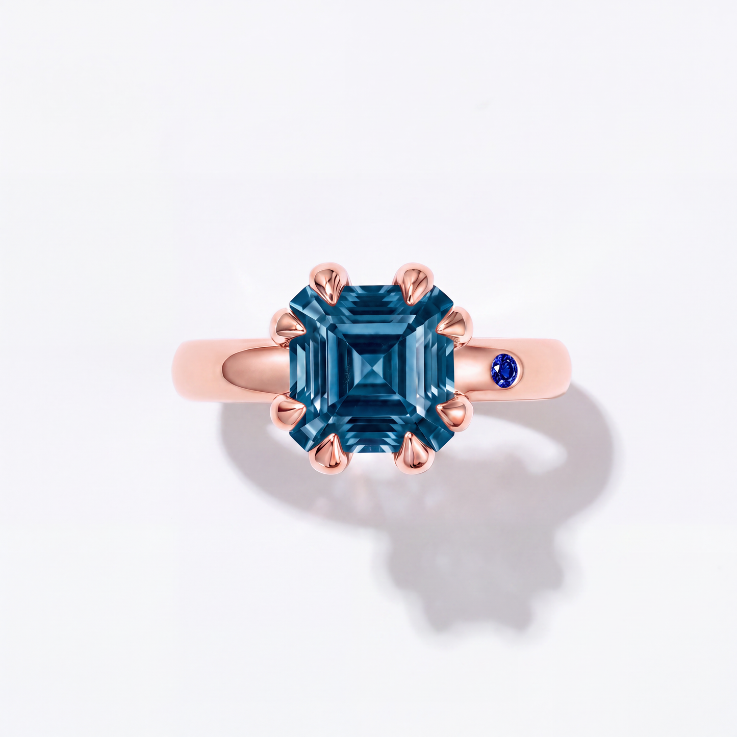 GARNET GOLD RING