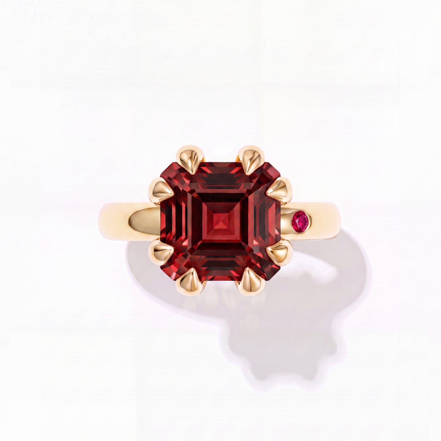 GARNET GOLD RING