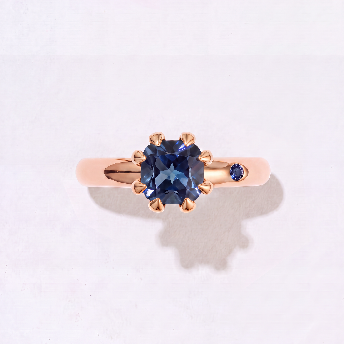 GARNET GOLD RING