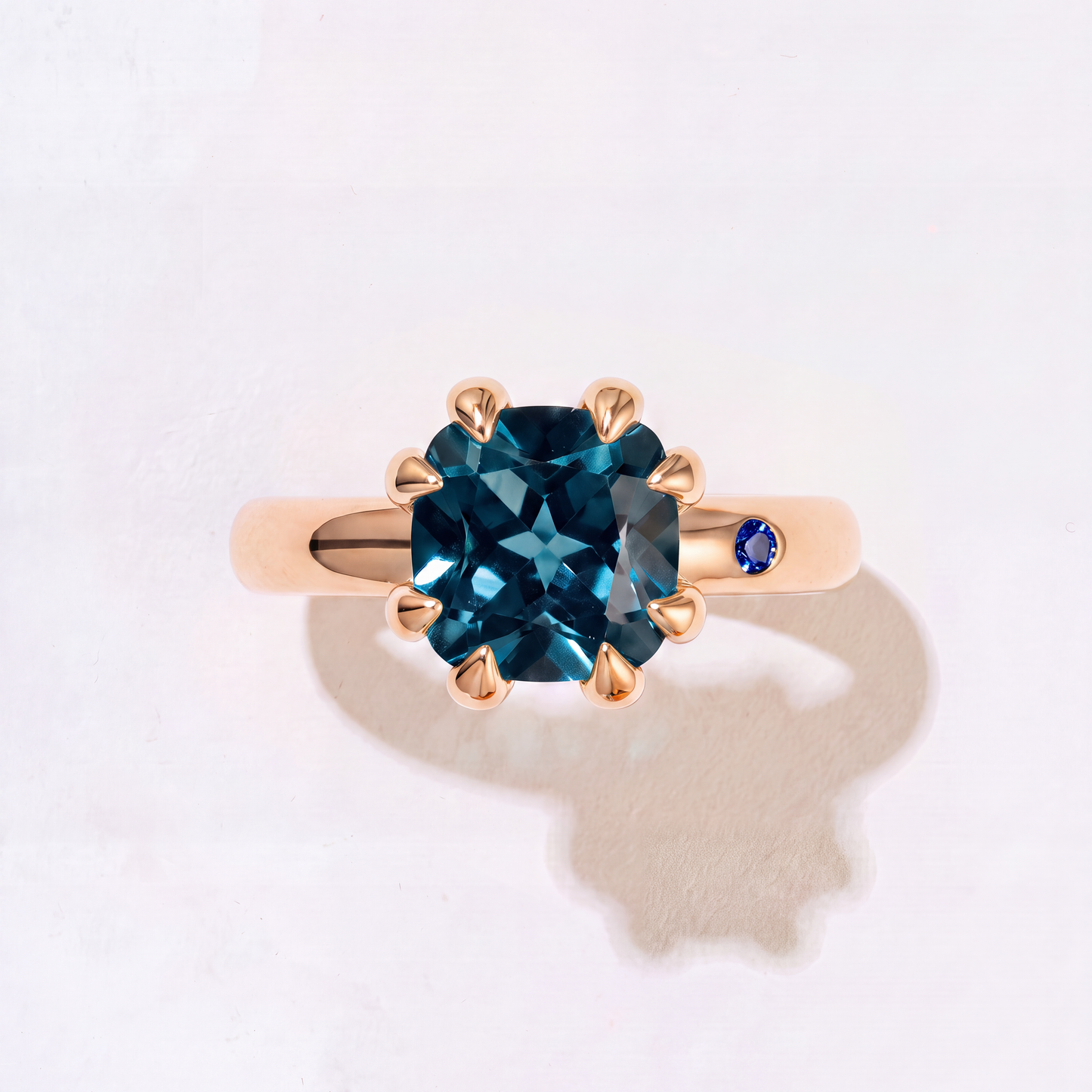 GARNET GOLD RING