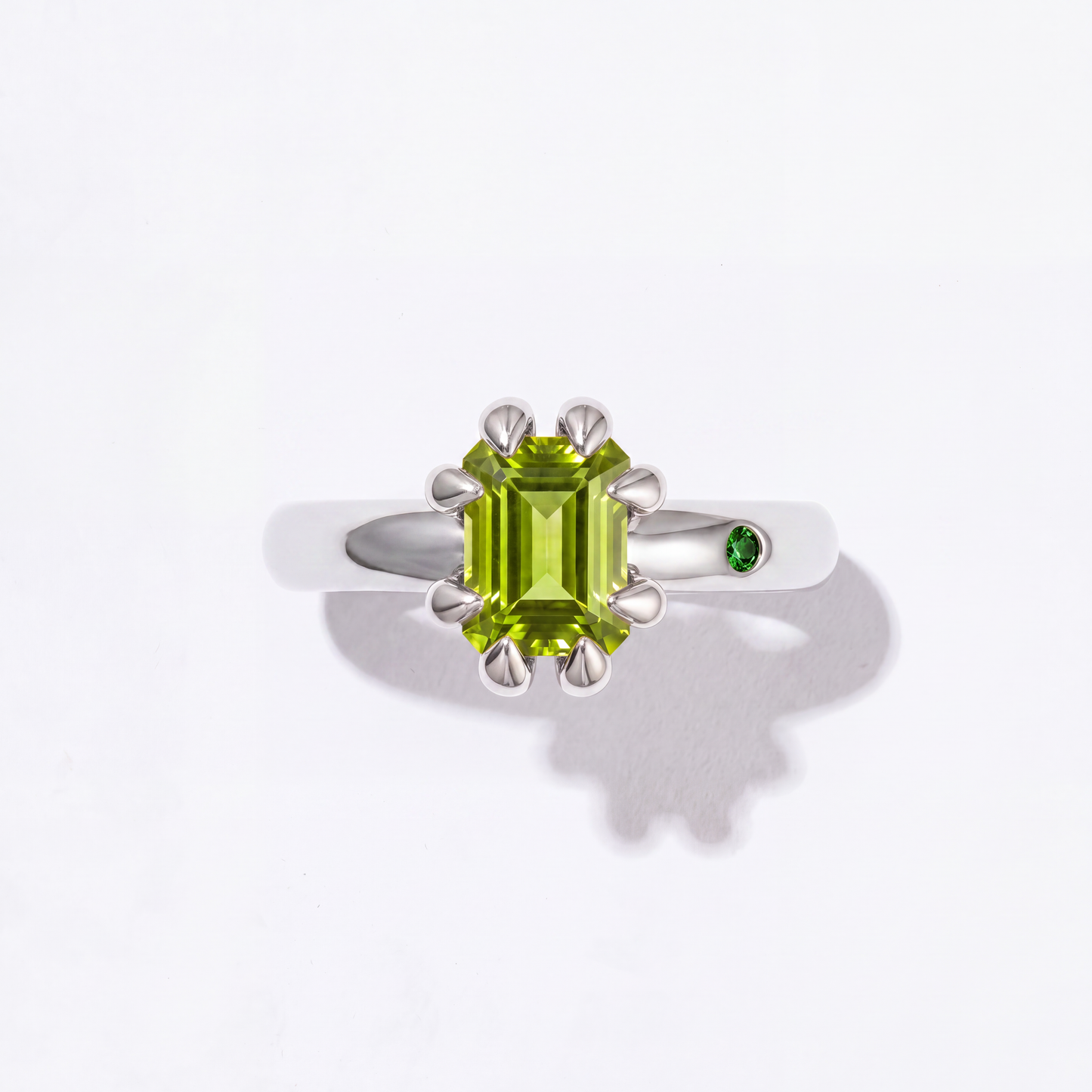 PERIDOT GOLD RING