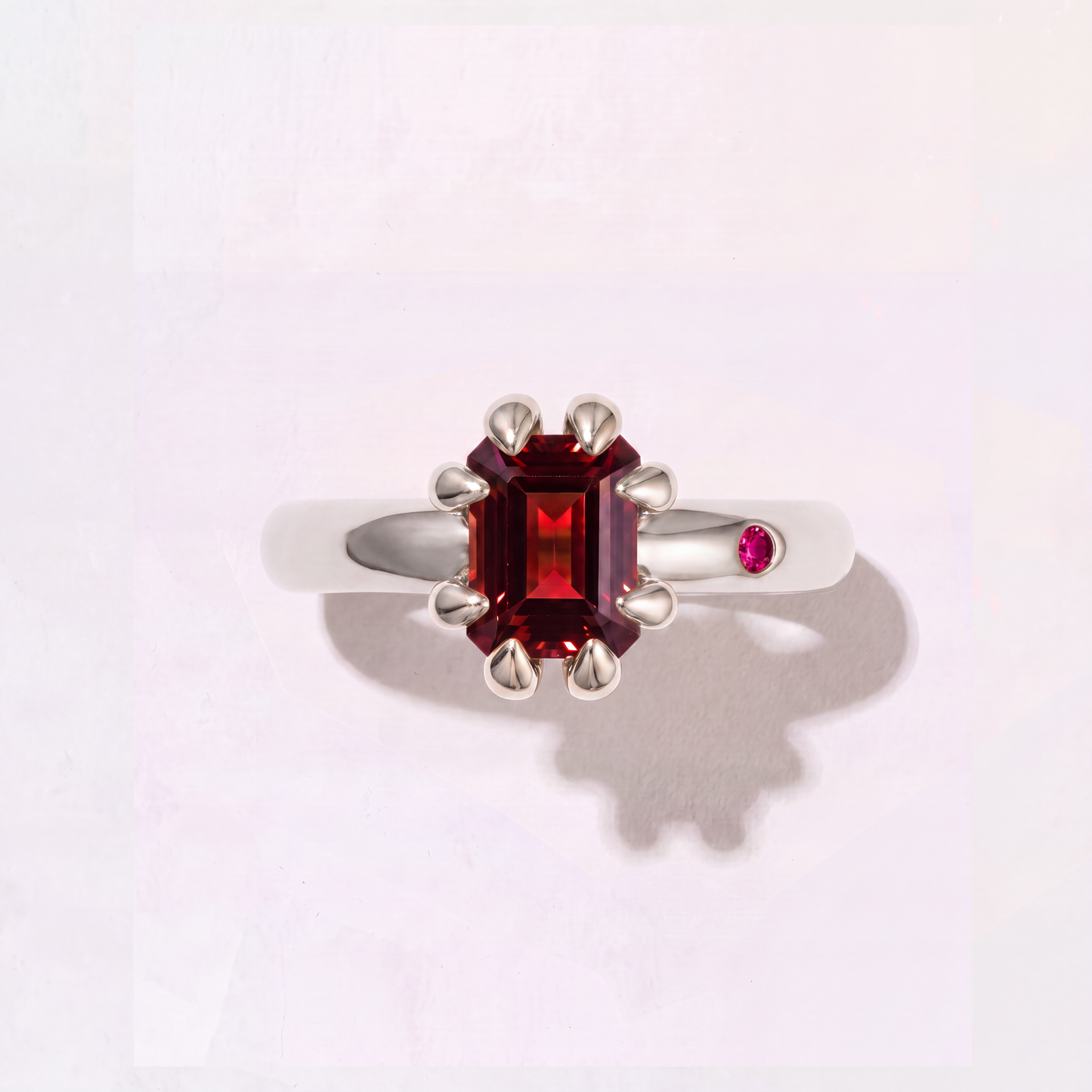GARNET GOLD RING