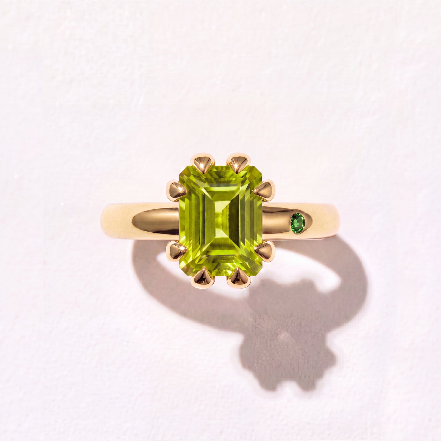 PERIDOT GOLD RING
