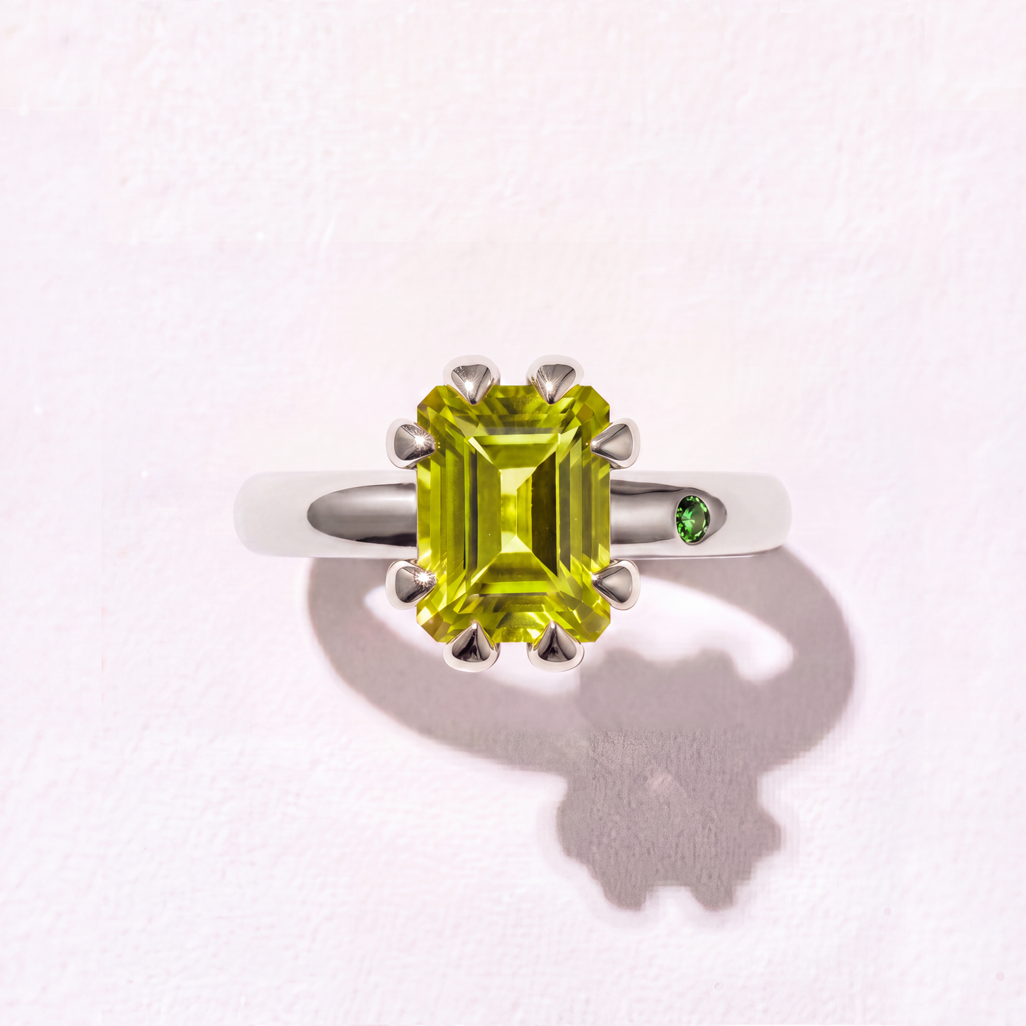 PERIDOT GOLD RING