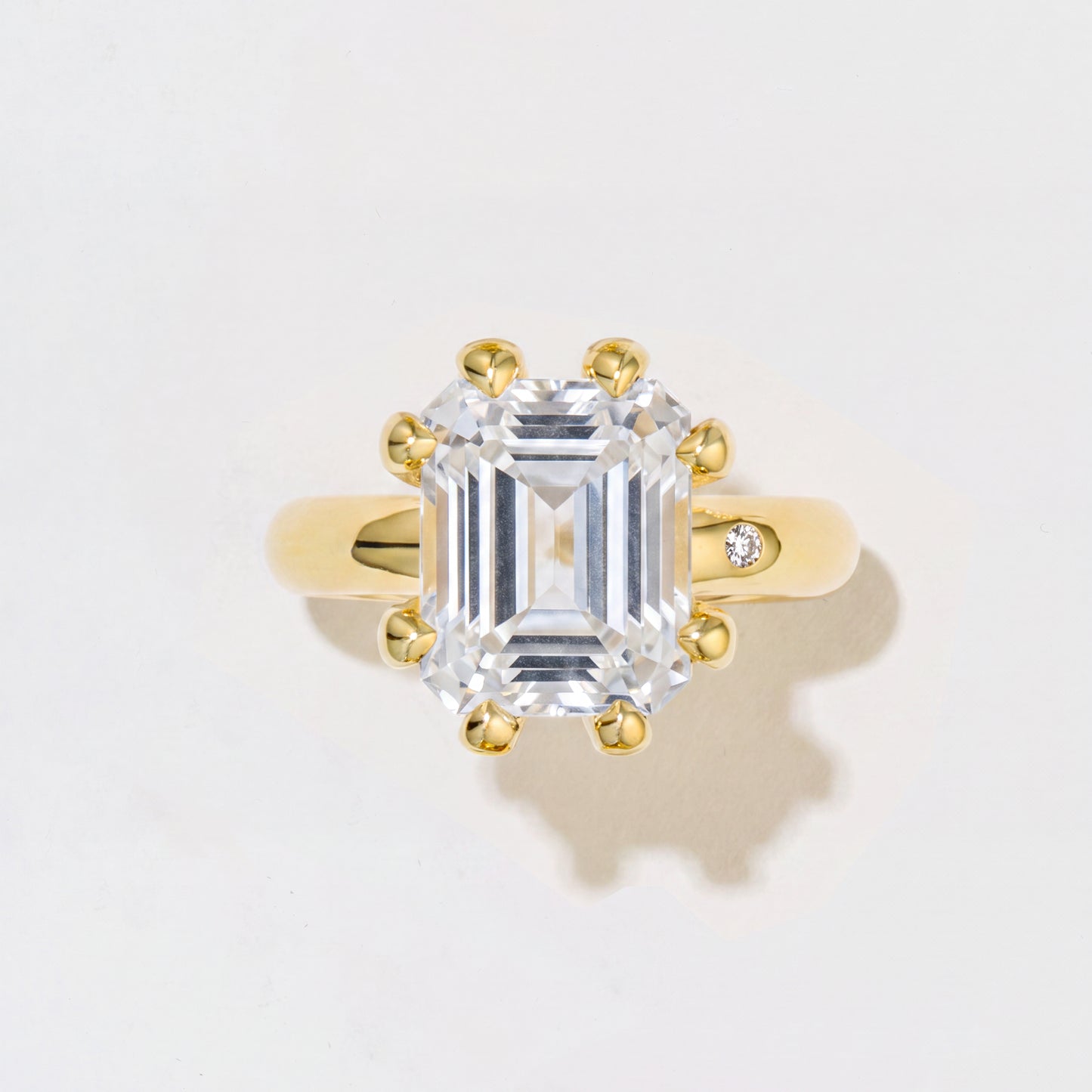 WHITE TOPAZ GOLD RING