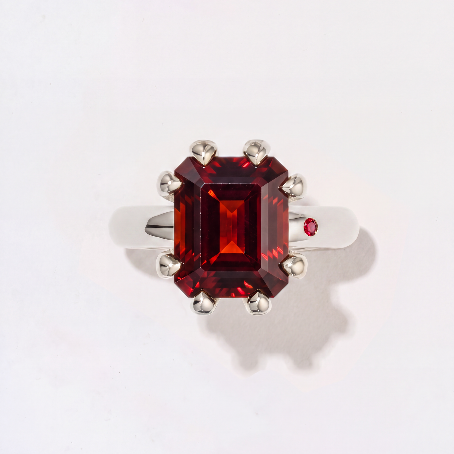 GARNET GOLD RING
