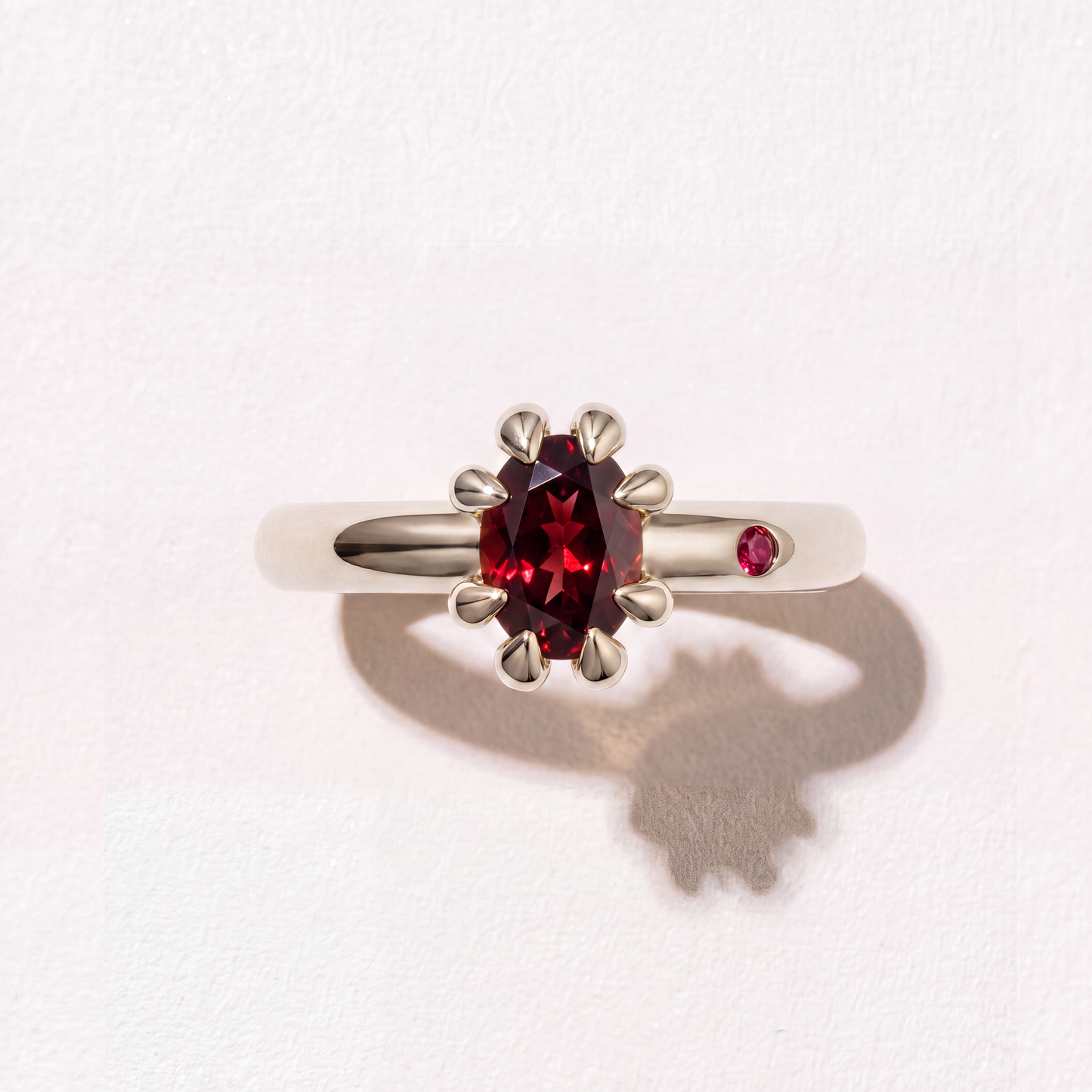 GARNET GOLD RING