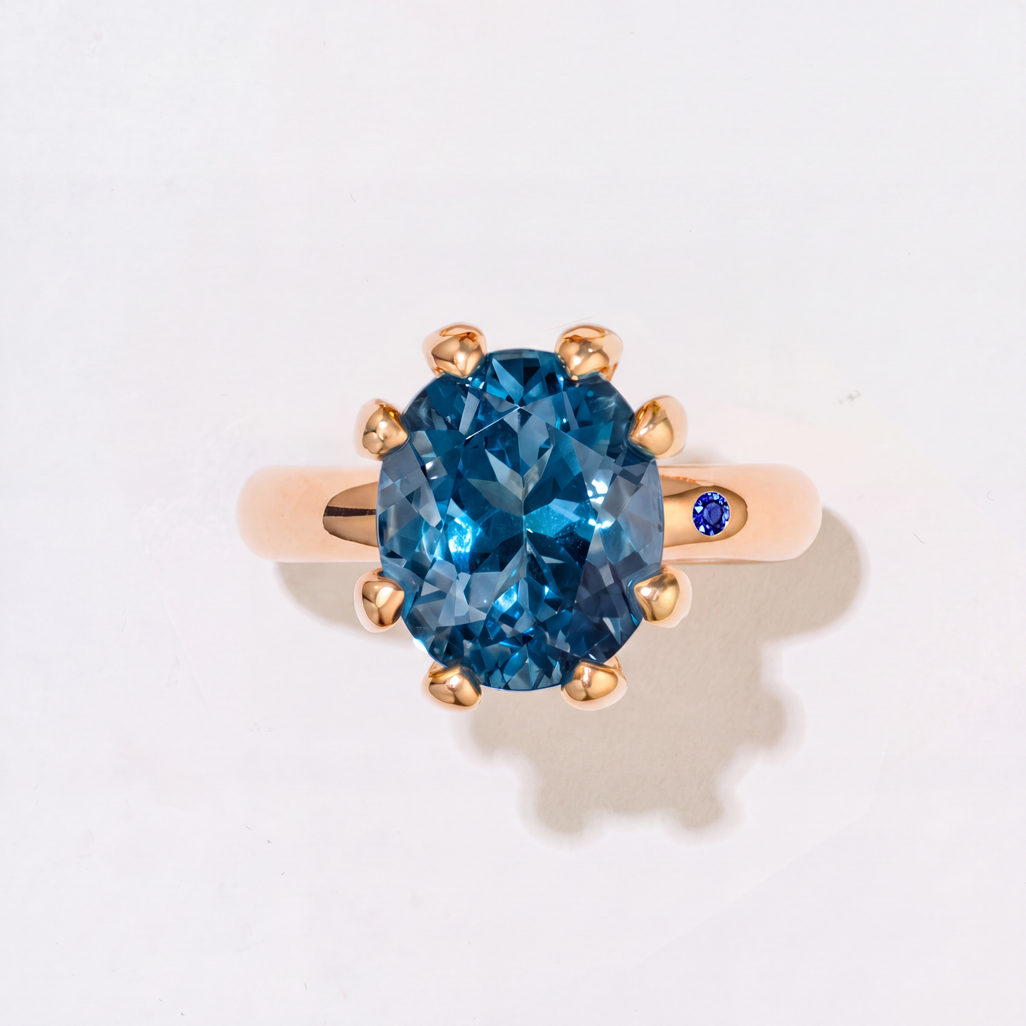 GARNET GOLD RING
